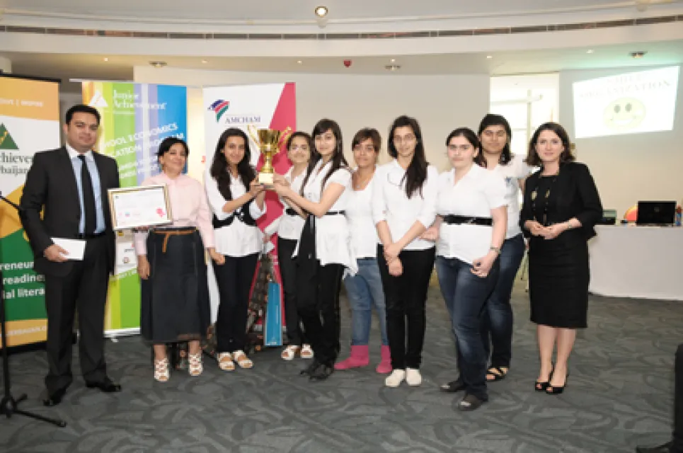 ABŞ-ın Ticarət Palatasının Azərbaycandakı Nümayəndəliyi və Junior Achievement Azərbaycan təşkilatı “Məktəblinin Biznes Günü” tədbiri keçirdilər